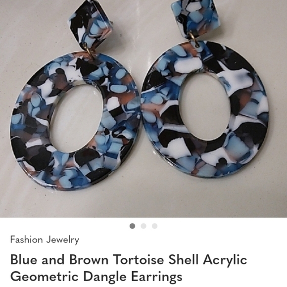 Bundle Of 5 Resin and Beaded Dangle Earrings - Picture 6 of 6